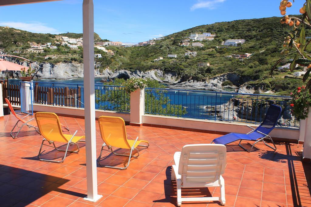 L'incanto Di Cala Feola Aparthotel *